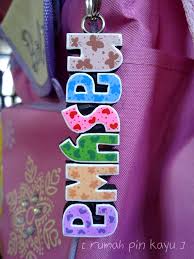 ganci nama warna-warni